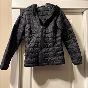 Amazon Essentials Women's Black Puffer Jacket